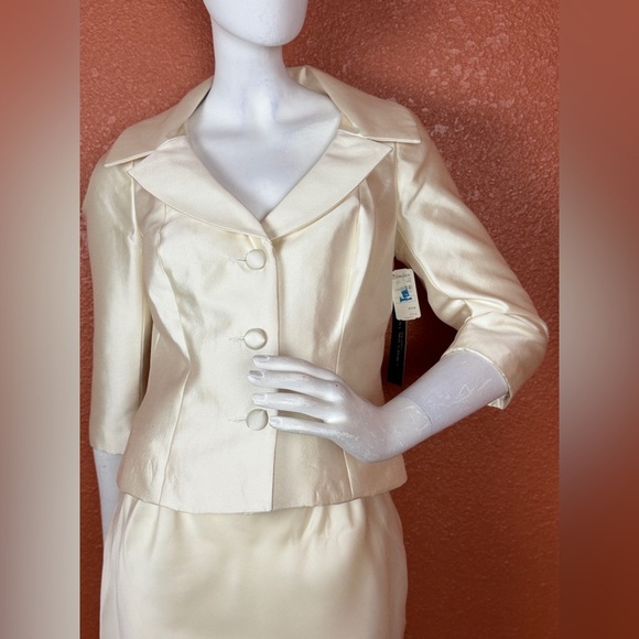 Carmen Marc Valvo Cream Pencil Skirt Set - Picture 7 of 16